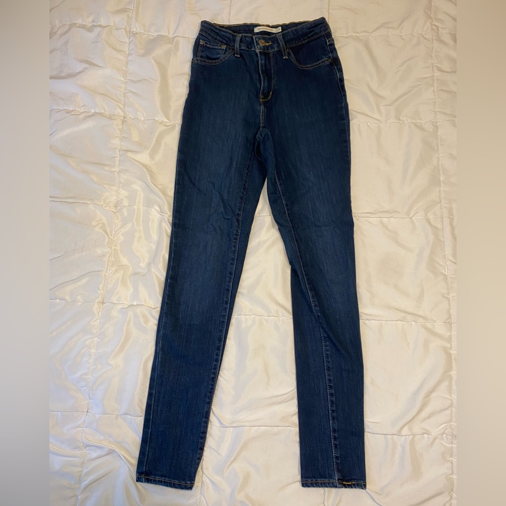 Dark skinny jeans